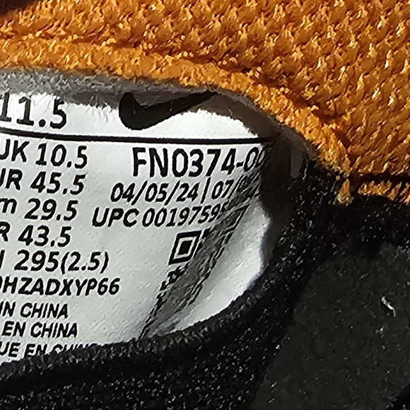 Size 11.5 - Nike Pegasus Premium White-Volt Orange Rare Color main image 4